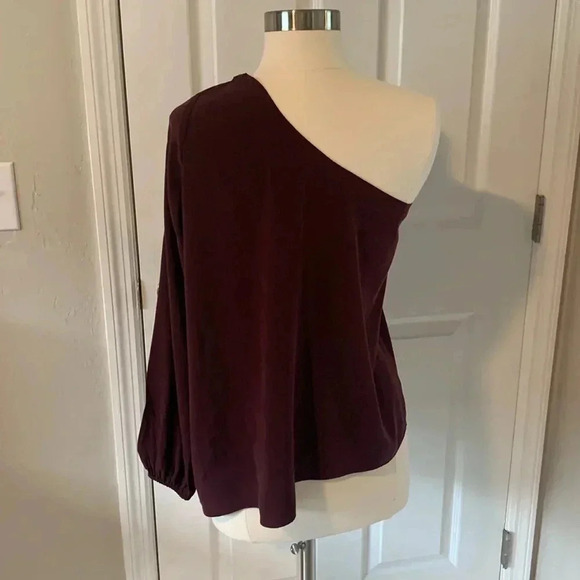 One shoulder, silk burgundy blouse - Picture 3 of 7